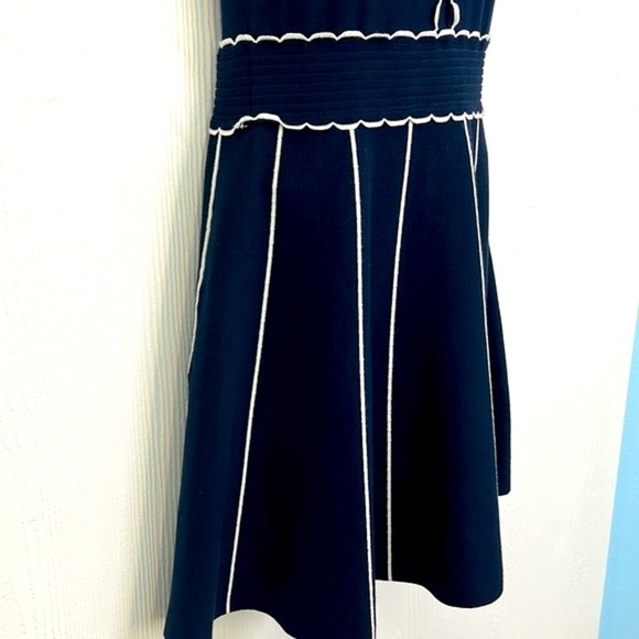 Draper James - Navy Fit & Flare With Scalloped Detail Pleated MIDI Dress Size XS - Picture 5 of 12